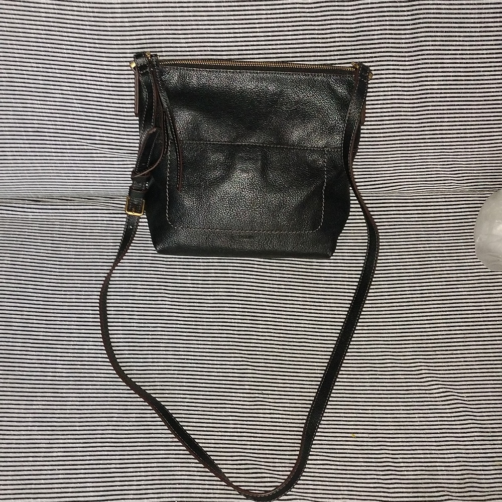 Fossil black pebbled leather crossbody bag.